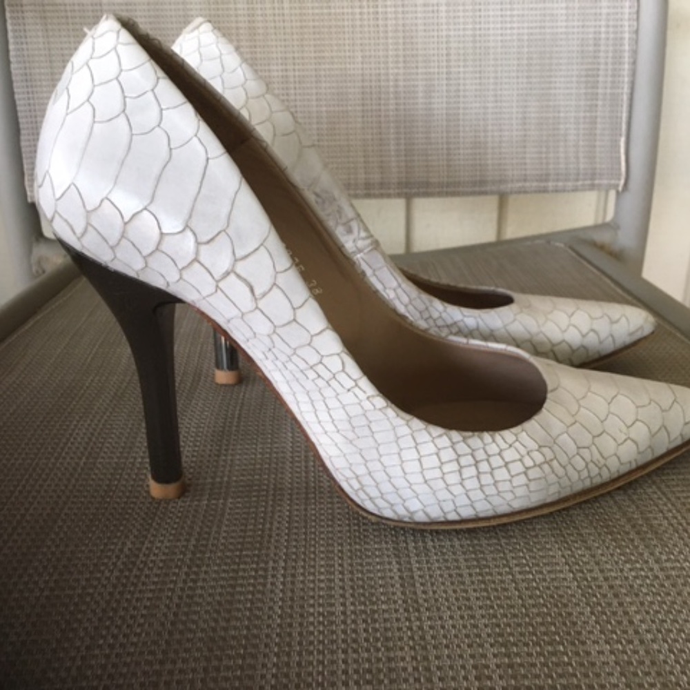 Kurt Geiger London Croc Textured Leather Silver Mirror Heels Pumps